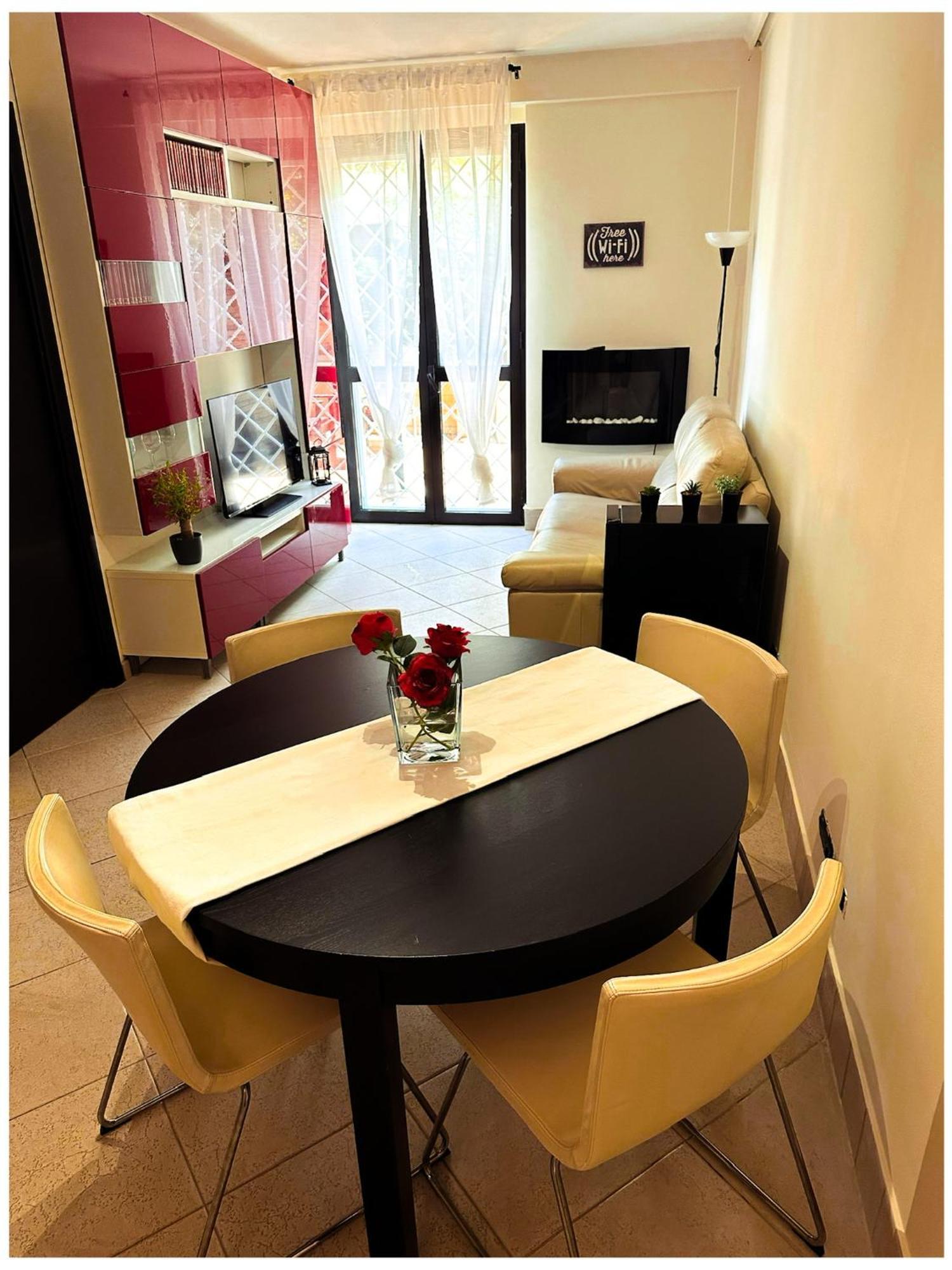 Eva Le Residenze Apartment Marco Simone ภายนอก รูปภาพ